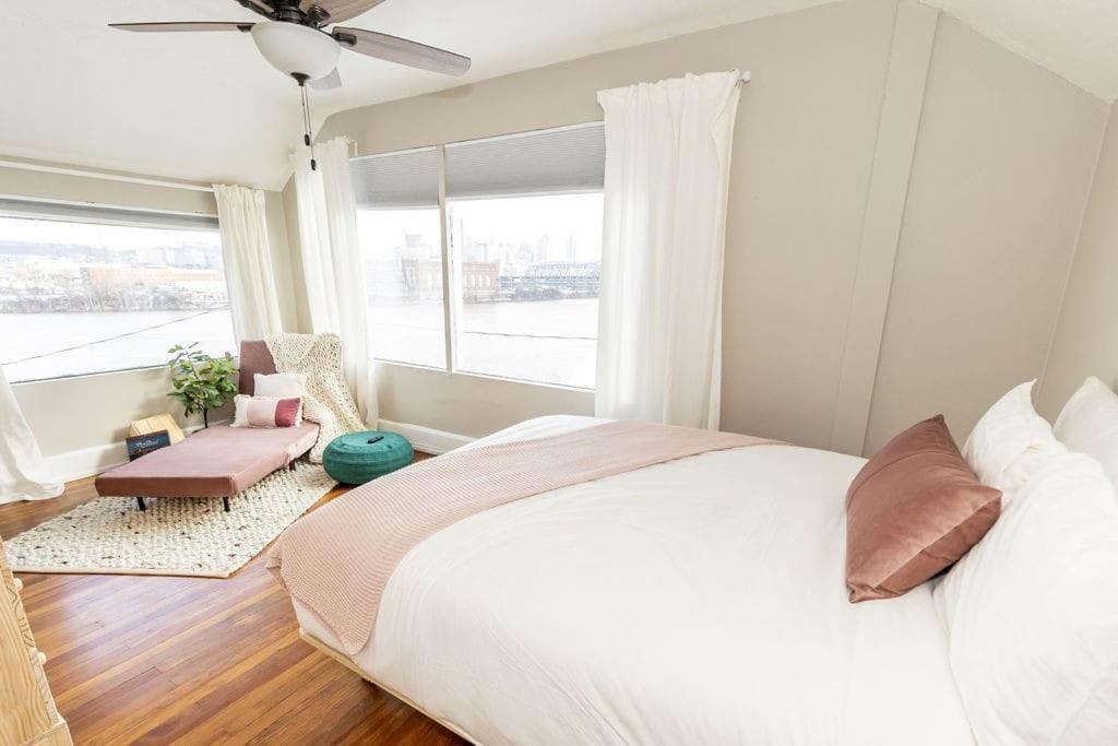 Cozy Riverfront Bungalow With Stunning Views 코빙턴 외부 사진