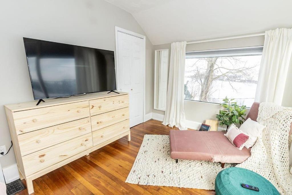 Cozy Riverfront Bungalow With Stunning Views 코빙턴 외부 사진