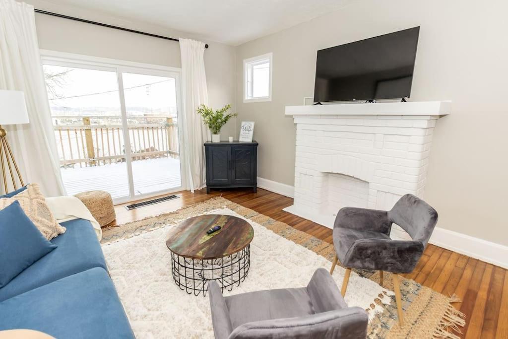 Cozy Riverfront Bungalow With Stunning Views 코빙턴 외부 사진